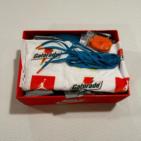 Air Jordan 1 Retro “Like Mike” - Picture 6 of 10